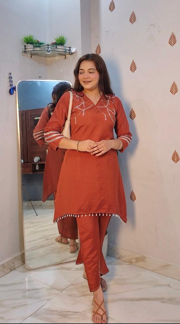 WhatsApp Image 2026-09-25 at 7.39.21 PM V-style in rust color COD536 - Image 1